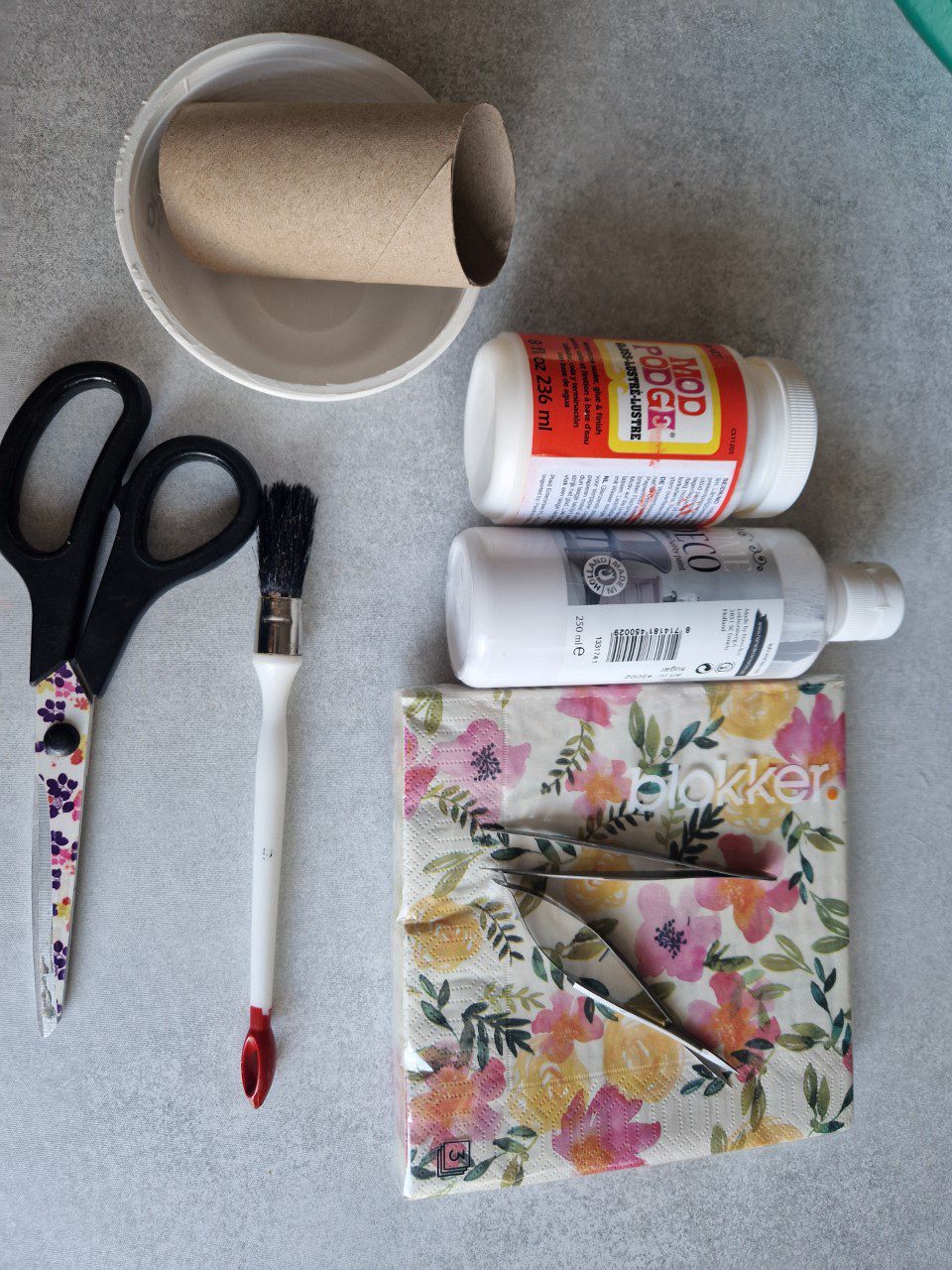 Benodigdheden Tafeldecoratie van wc-rol