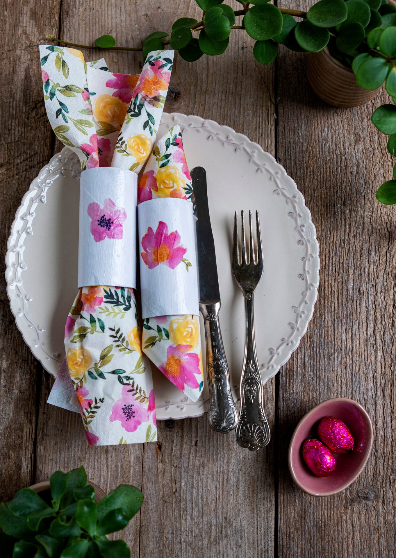 Tafeldecoratie van wc-rol, een low budget Diy