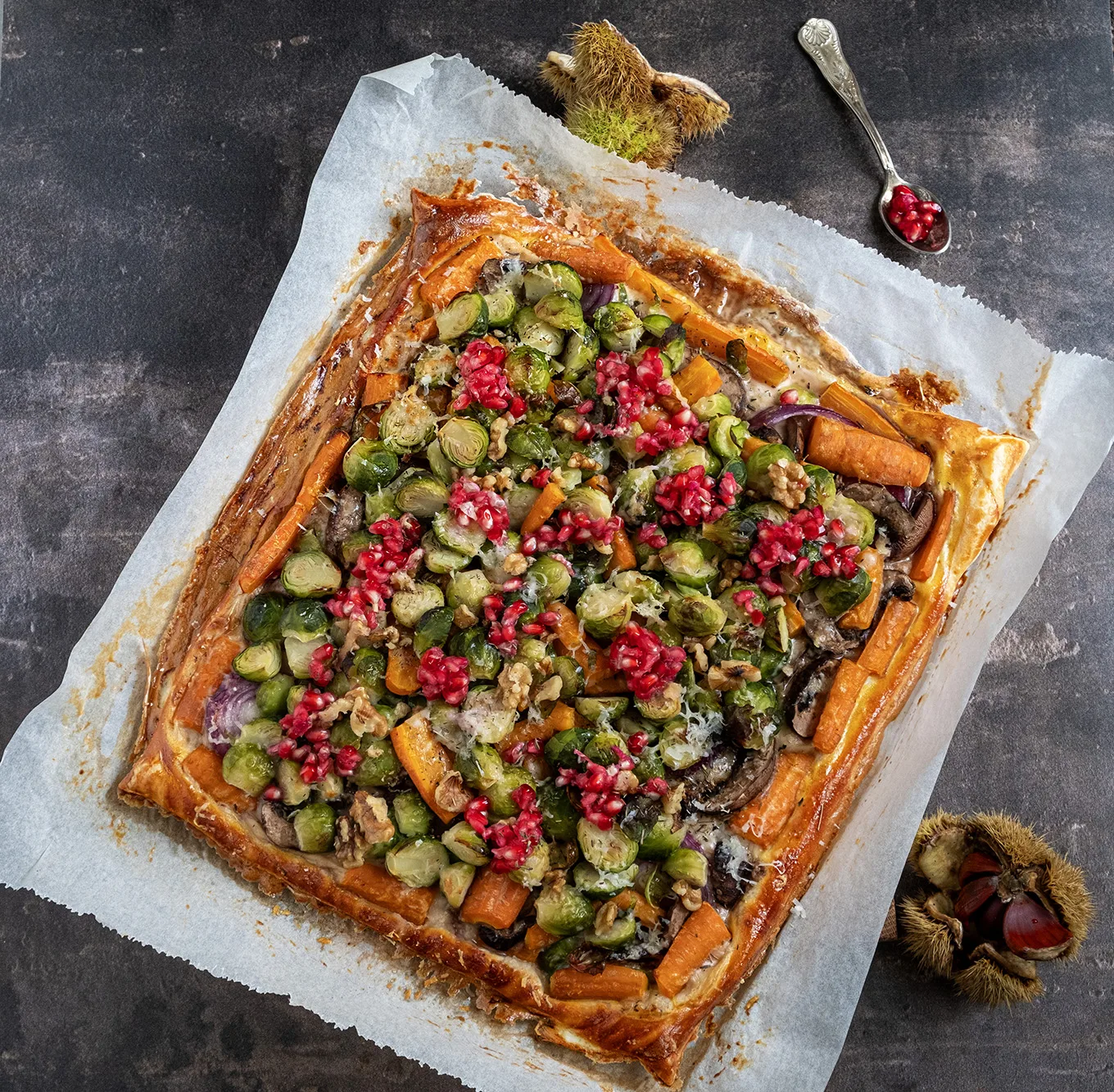 Spruitjes, waspeen en kastanjechampignons als plaattaart