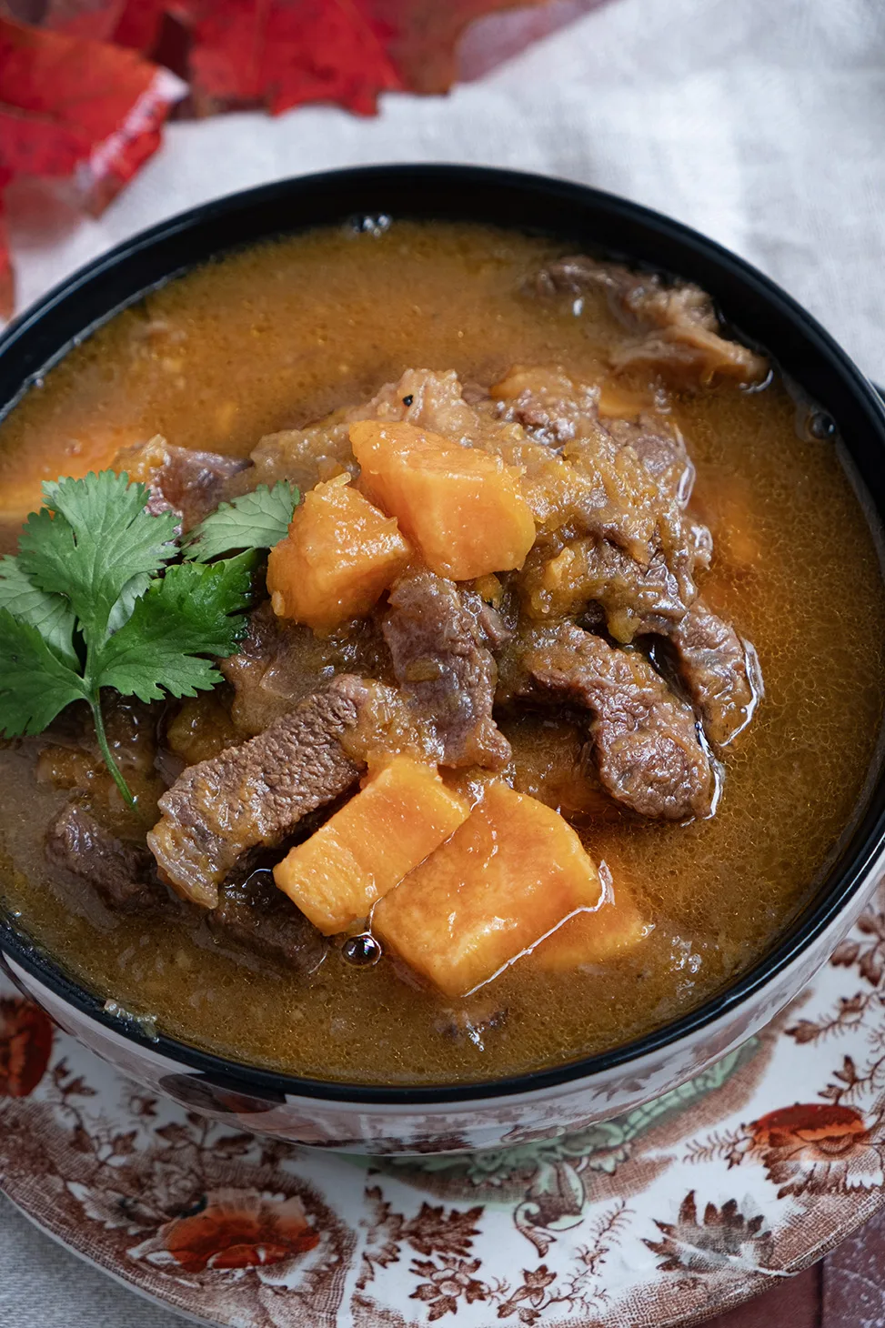 Stoofpotje van sukadelappen en pompoen saus