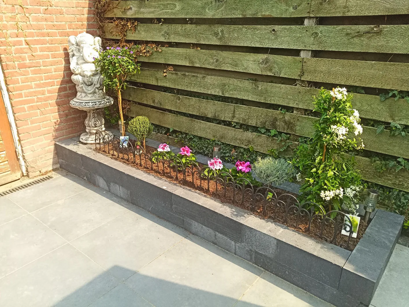 Eigen tuin achter